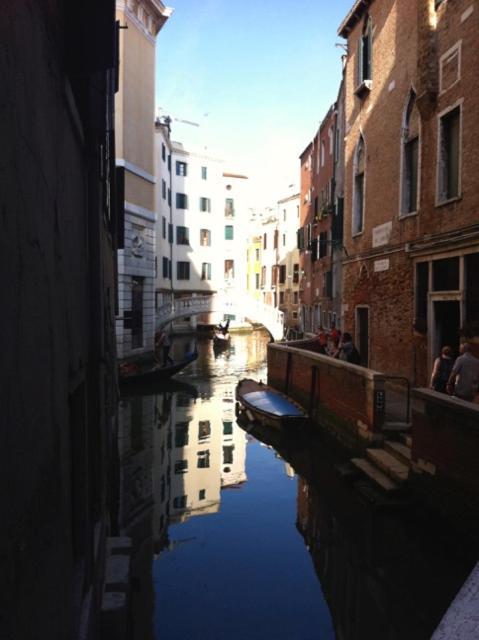 B&B Al Teatro With Canal View Venecia Exterior foto
