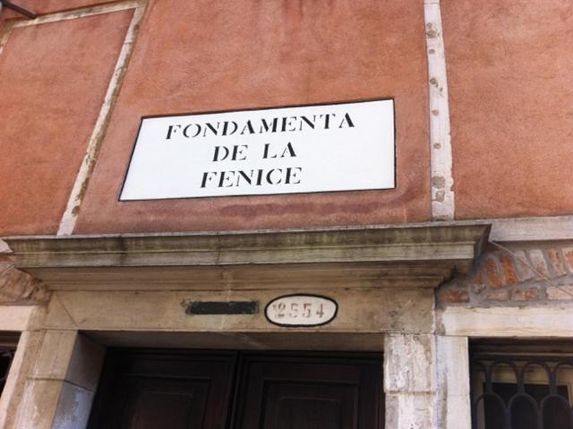 B&B Al Teatro With Canal View Venecia Exterior foto