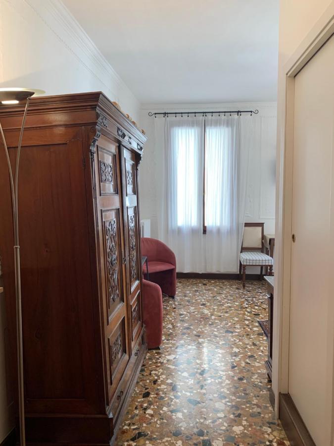 B&B Al Teatro With Canal View Venecia Exterior foto