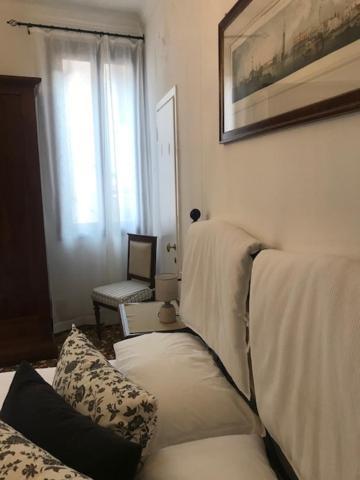 B&B Al Teatro With Canal View Venecia Exterior foto
