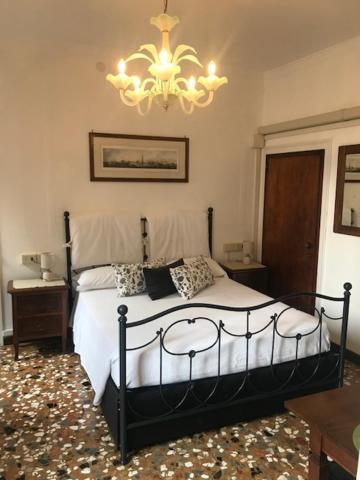 B&B Al Teatro With Canal View Venecia Exterior foto